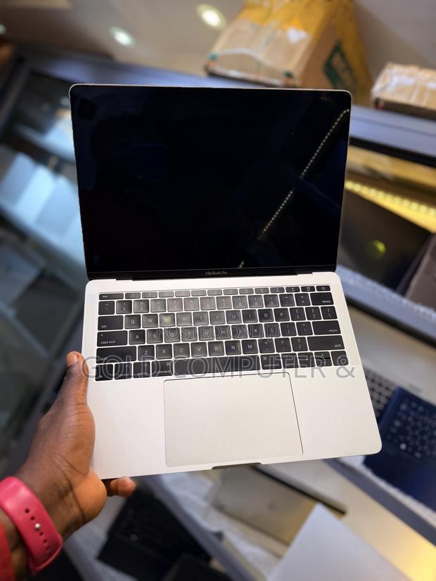 Laptop Apple MacBook Pro 2017 16GB Intel Core I5 SSD 512GB photo 3