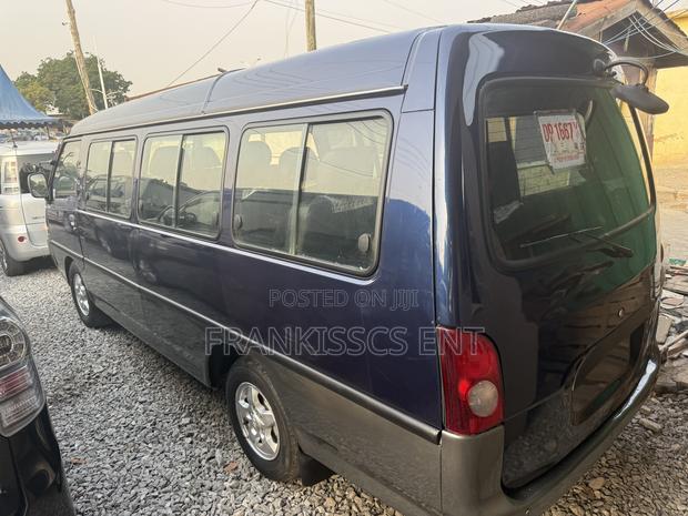 Hyundai H-100 2004 Blue photo 6