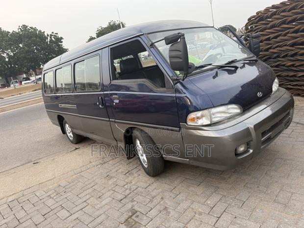 Hyundai H-100 2004 Blue