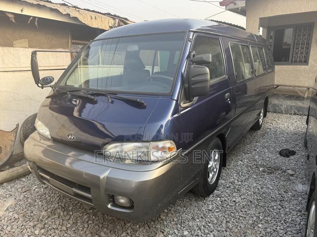 Hyundai H-100 2004 Blue photo 8