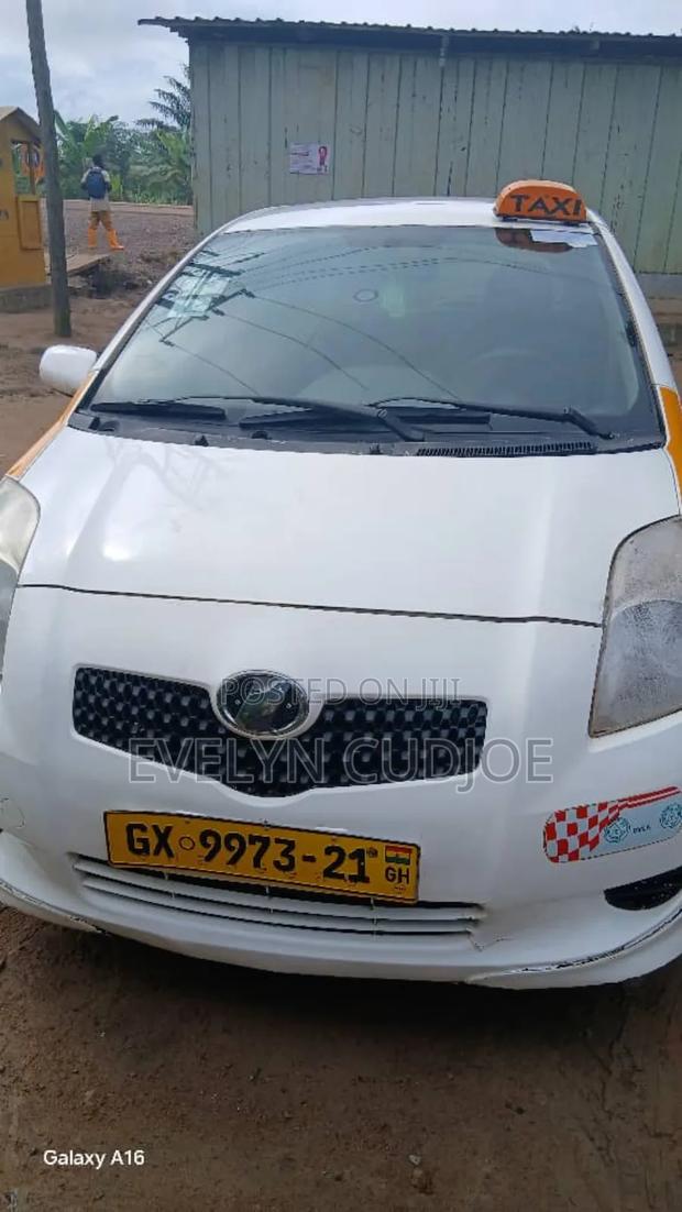 Toyota Vitz 2008 White