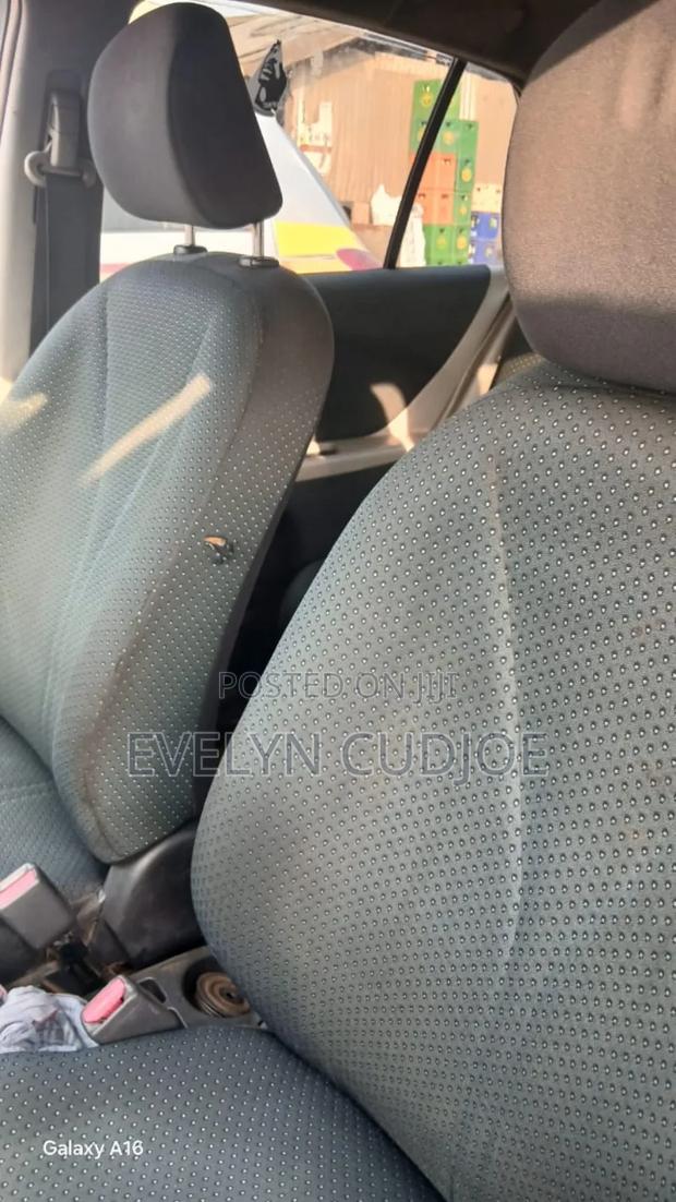 Toyota Vitz 2008 White photo 3