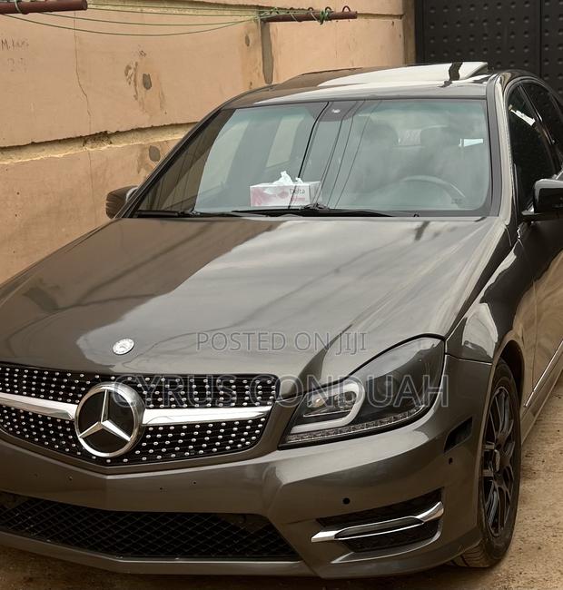 Mercedes-Benz C300 2013 Brown