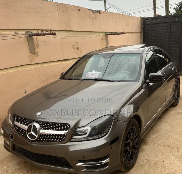 Mercedes-Benz C300 2013 Brown photo 2