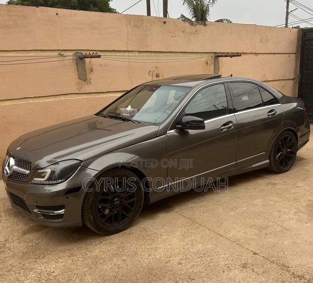 Mercedes-Benz C300 2013 Brown photo 3