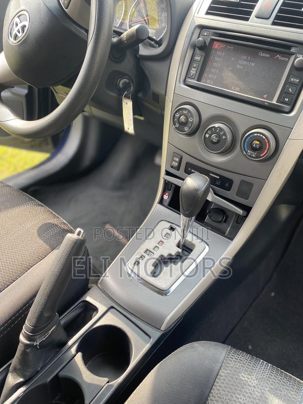 Toyota Corolla LE 4dr Sedan (1.8L 4cyl 4A) 2013 photo 4