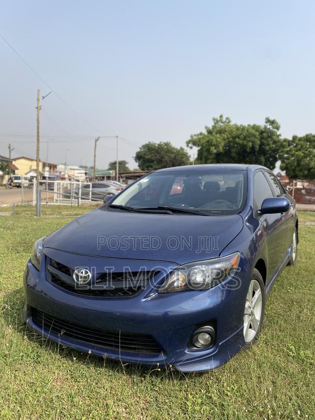 Toyota Corolla LE 4dr Sedan (1.8L 4cyl 4A) 2013