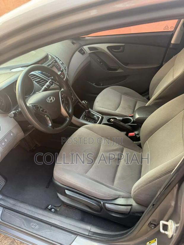 Hyundai Elantra Limited 4dr Sedan (1.8L 4cyl 6A) 2014 Silver photo 5