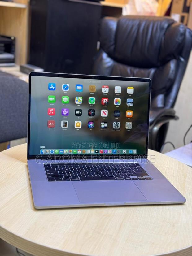 Laptop Apple MacBook Pro 2019 16GB Intel Core I7 SSD 512GB