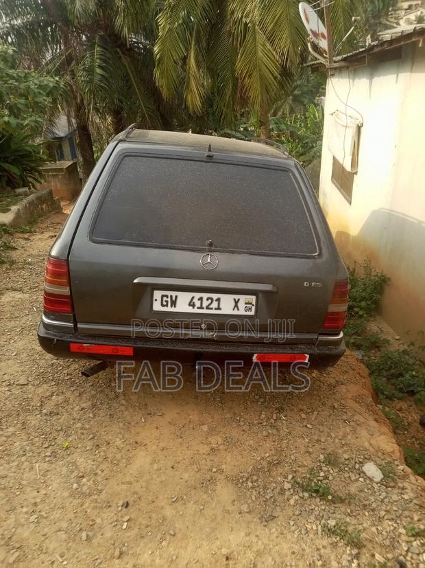 Mercedes-Benz C250 1987 Gray