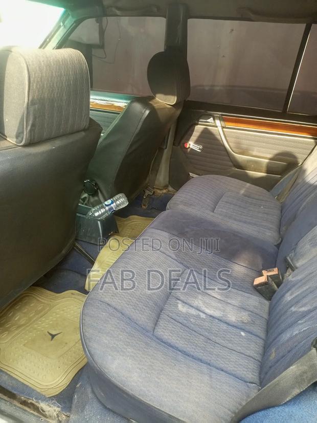 Mercedes-Benz C250 1987 Gray