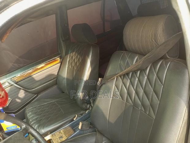 Mercedes-Benz C250 1987 Gray