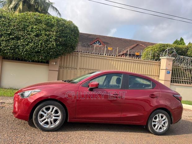 Toyota Yaris iA 1.5 FWD 2017 Red