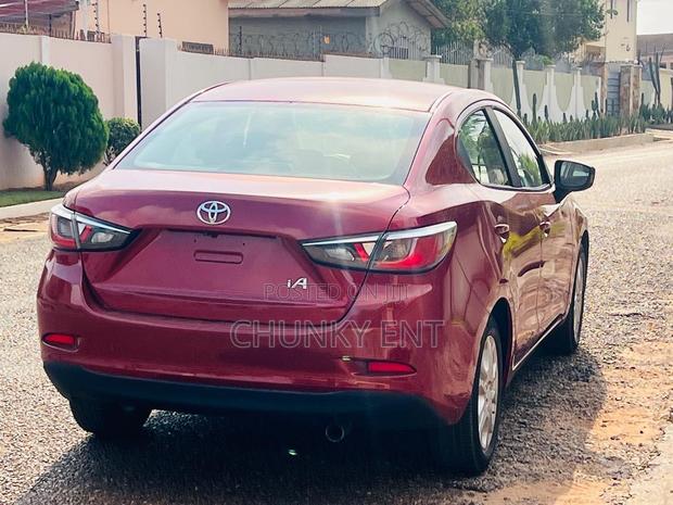 Toyota Yaris iA 1.5 FWD 2017 Red