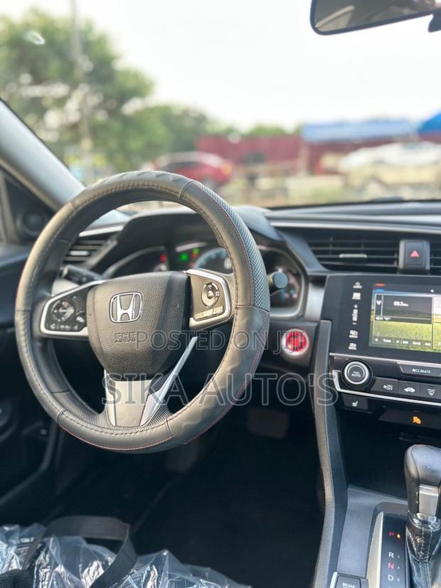 Honda Civic EX Sedan 2018 White photo 2