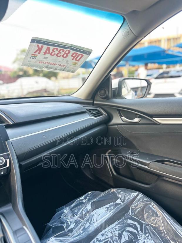 Honda Civic EX Sedan 2018 White photo 5