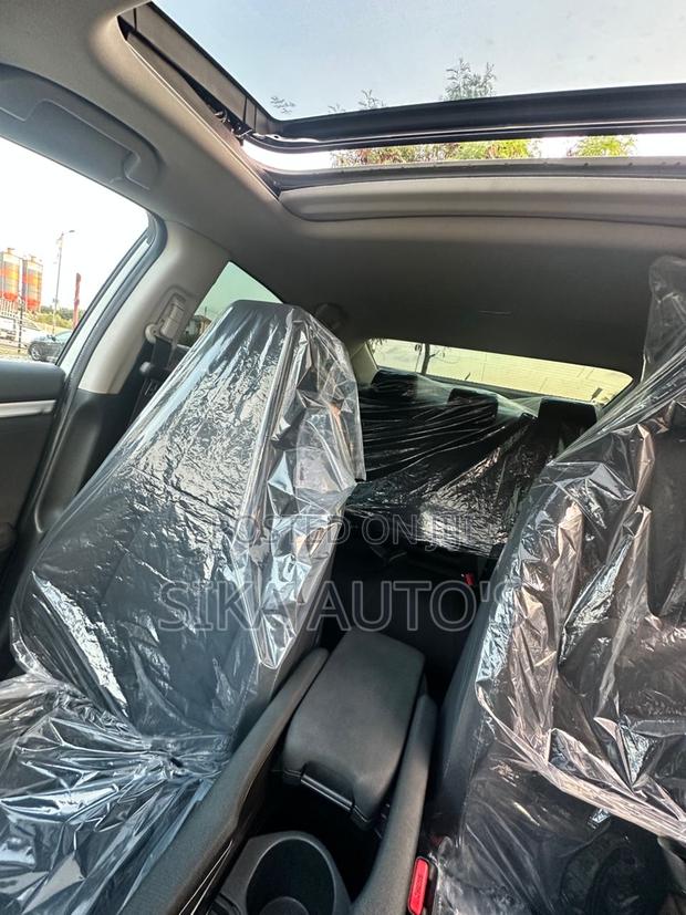 Honda Civic EX Sedan 2018 White photo 4