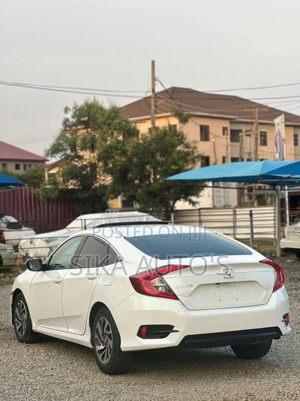 Honda Civic EX Sedan 2018 White photo 7