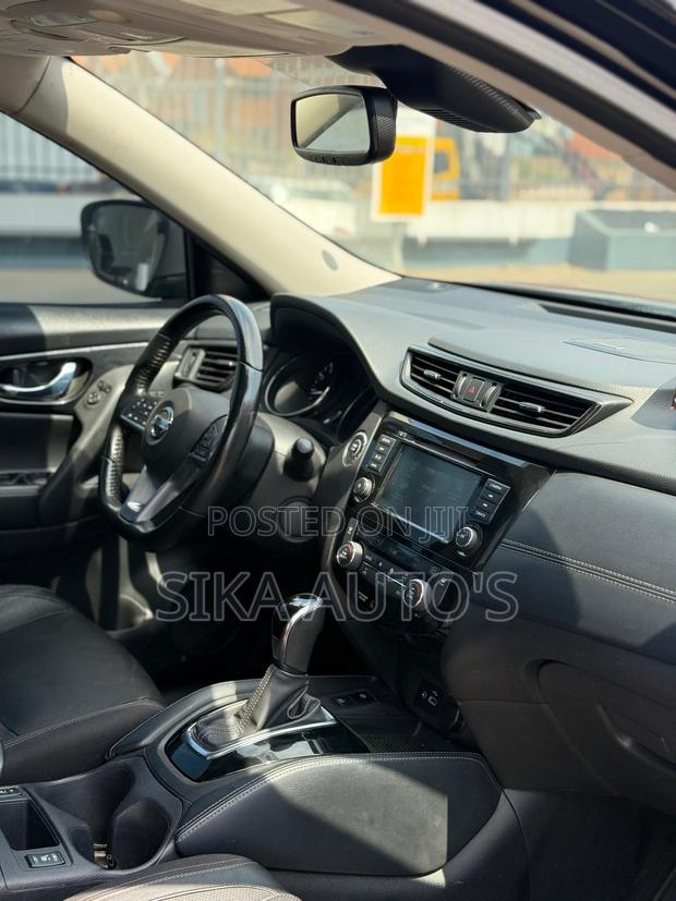 Nissan Rogue SL AWD 2018 Black photo 4