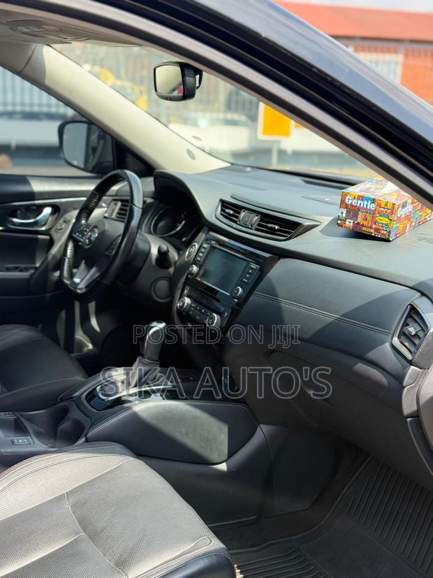 Nissan Rogue SL AWD 2018 Black photo 5