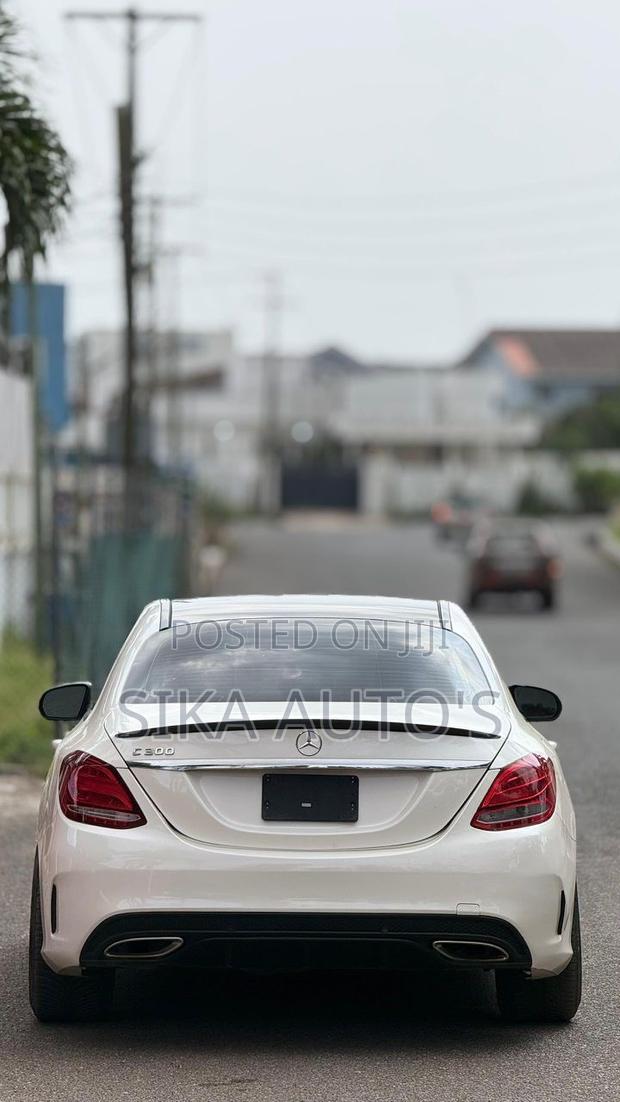 Mercedes-Benz C300 Luxury 4matic Sedan AWD (2.0L 4cyl 7A) 2017 White photo 3