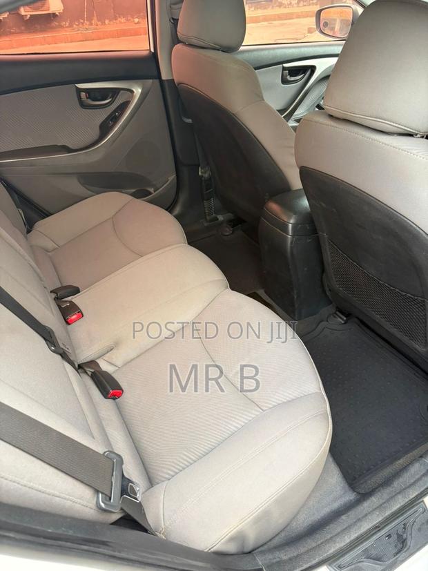 Hyundai Elantra Limited 4dr Sedan (1.8L 4cyl 6A) 2014 White photo 2