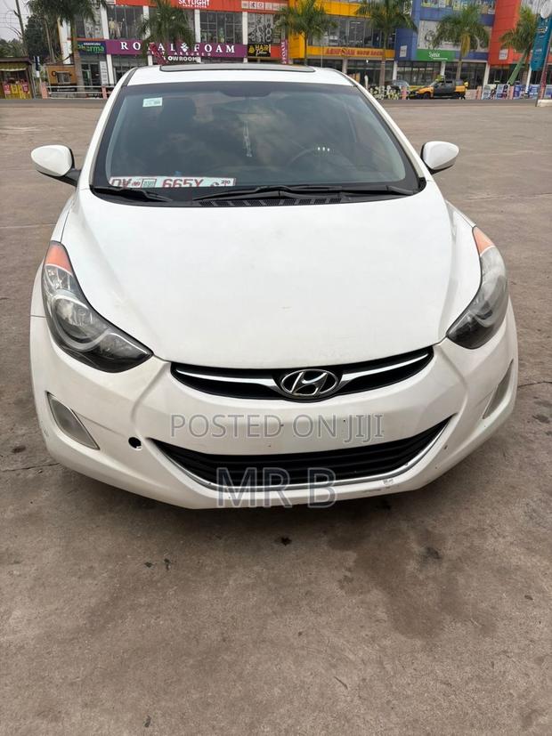 Hyundai Elantra Limited 4dr Sedan (1.8L 4cyl 6A) 2014 White