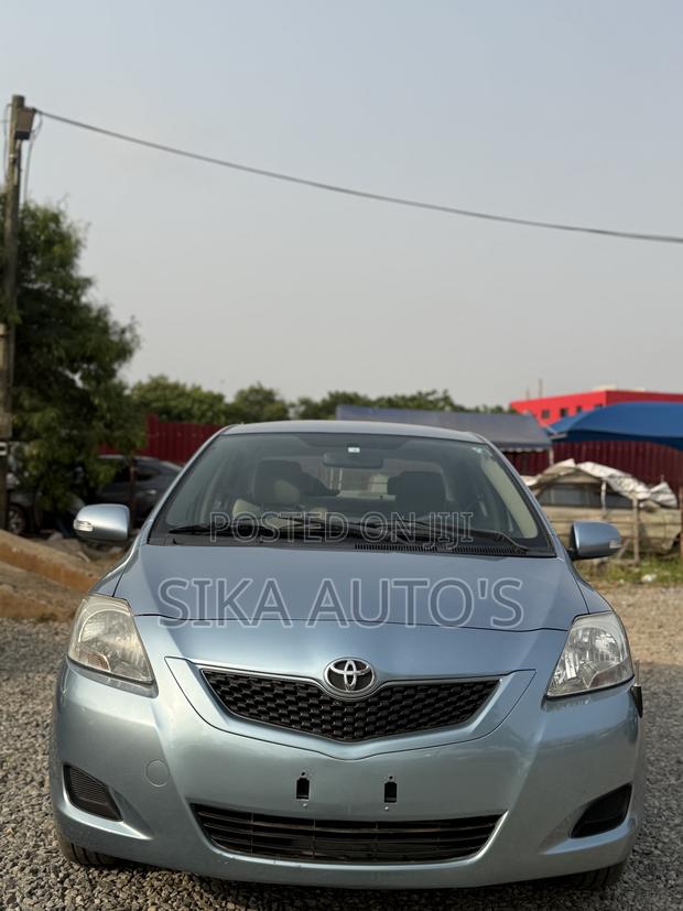 Toyota Belta 2013 Gray
