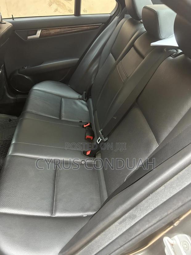 Mercedes-Benz C300 2013 Brown photo 7