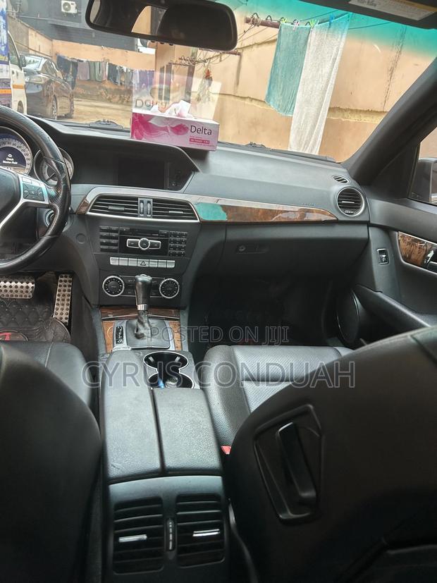 Mercedes-Benz C300 2013 Brown photo 4