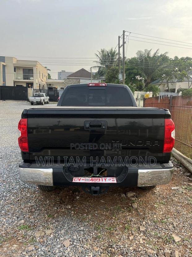 Toyota Tundra SR5 4dr Double Cab 4WD LB (5.7L 8cyl 6A) 2014 Black photo 8