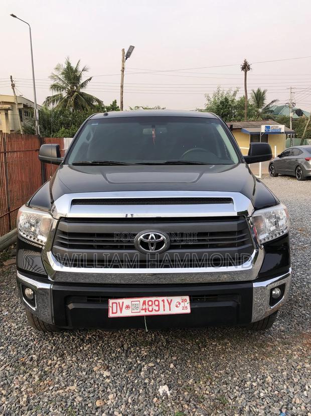 Toyota Tundra SR5 4dr Double Cab 4WD LB (5.7L 8cyl 6A) 2014 Black