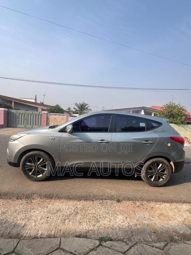 Hyundai Tucson SE FWD 2014 Gray photo 2