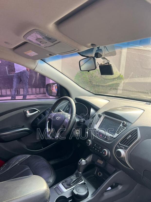 Hyundai Tucson SE FWD 2014 Gray photo 5
