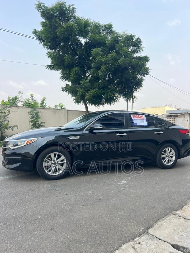 Kia Optima LX 2018 Black photo 3