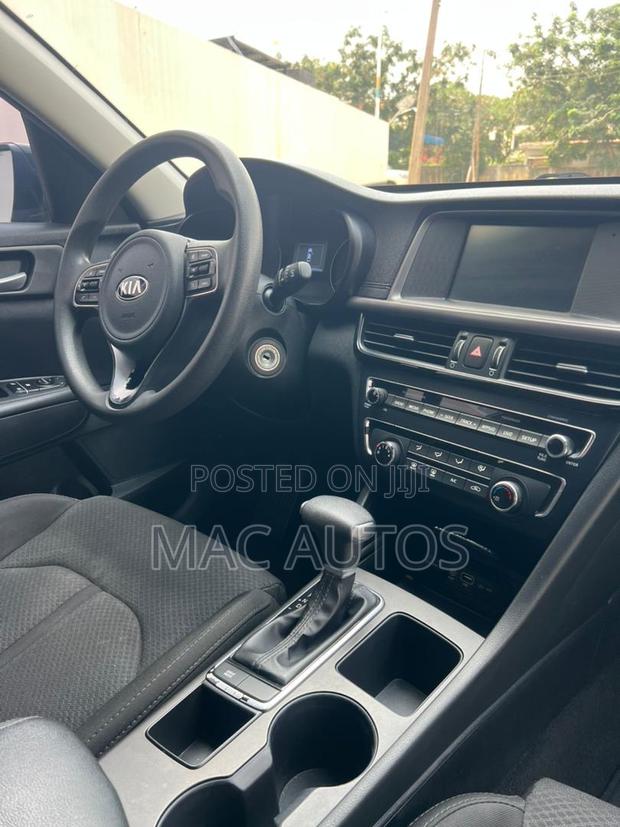 Kia Optima LX 2018 Black photo 4