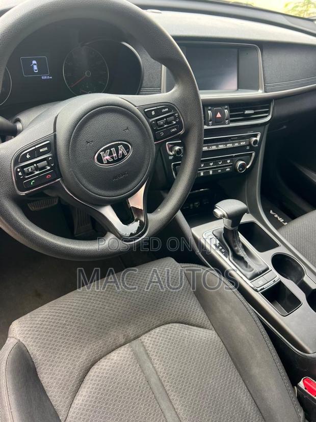 Kia Optima LX 2018 Black photo 5
