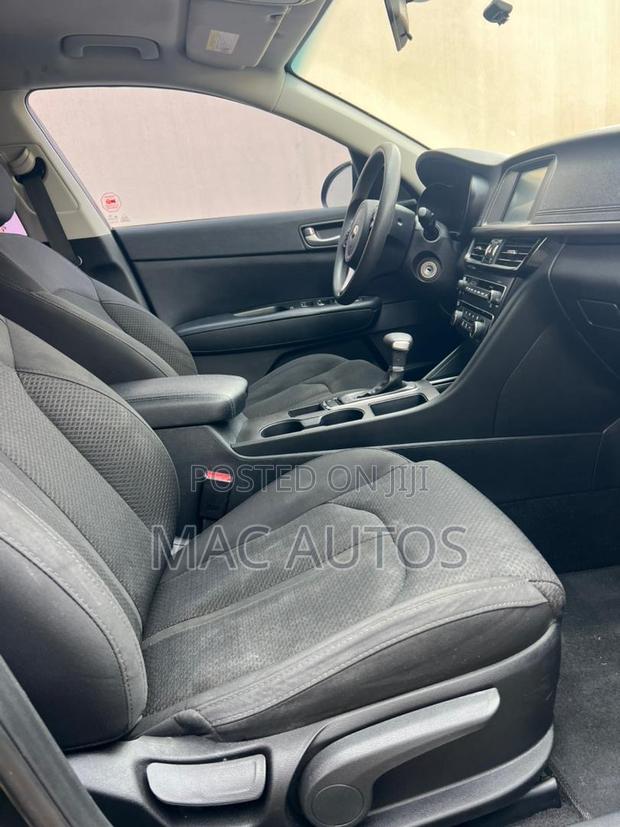 Kia Optima LX 2018 Black photo 9