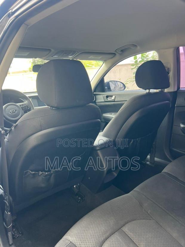 Kia Optima LX 2018 Black photo 8