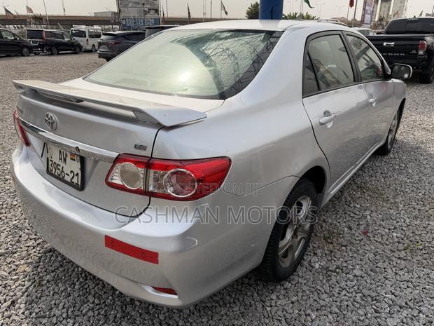 Toyota Corolla LE 4dr Sedan (1.8L 4cyl 4A) 2012 Silver