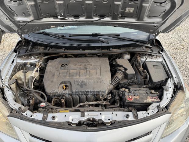 Toyota Corolla LE 4dr Sedan (1.8L 4cyl 4A) 2012 Silver