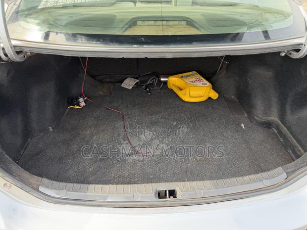 Toyota Corolla LE 4dr Sedan (1.8L 4cyl 4A) 2012 Silver