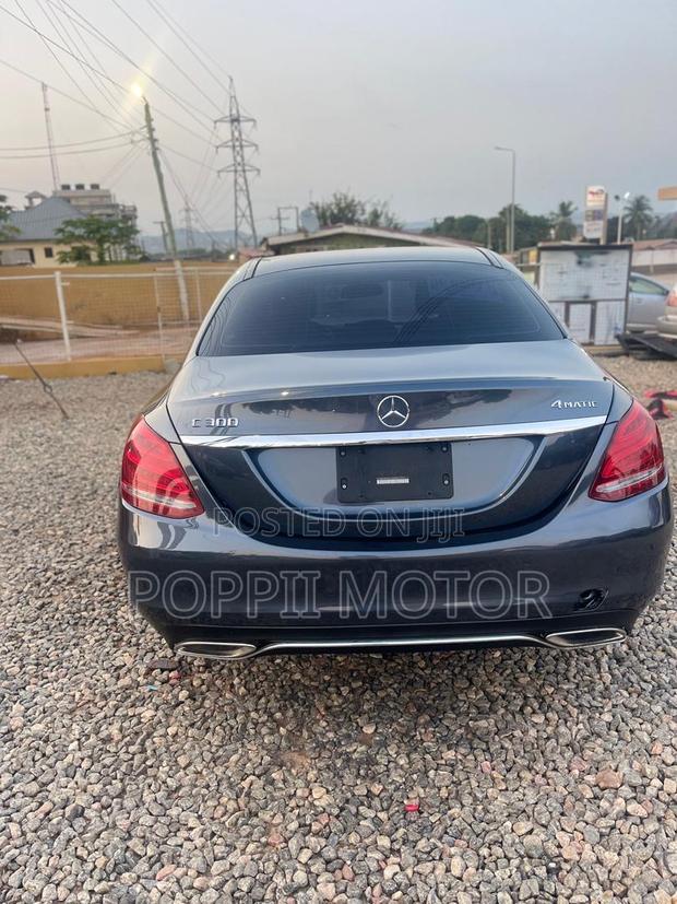 Mercedes-Benz C300 2016 Gray photo 3