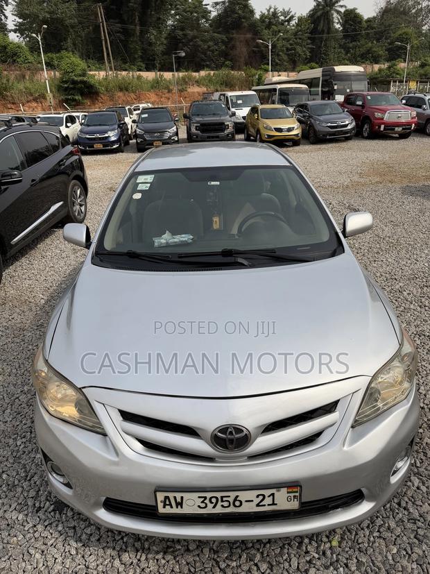 Toyota Corolla LE 4dr Sedan (1.8L 4cyl 4A) 2012 Silver
