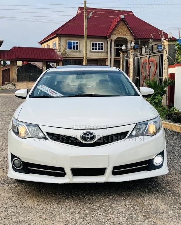 Toyota Camry SE Sport 4dr Sedan (2.5L 4cyl 6A) 2014 White