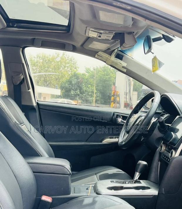 Toyota Camry SE Sport 4dr Sedan (2.5L 4cyl 6A) 2014 White