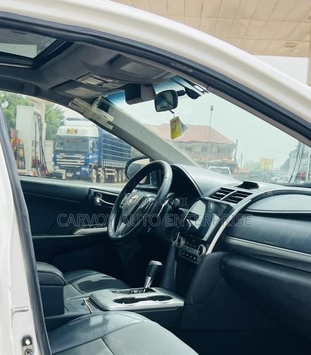 Toyota Camry SE Sport 4dr Sedan (2.5L 4cyl 6A) 2014 White