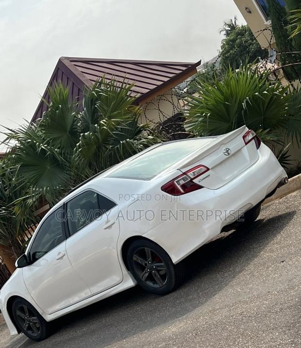 Toyota Camry SE Sport 4dr Sedan (2.5L 4cyl 6A) 2014 White