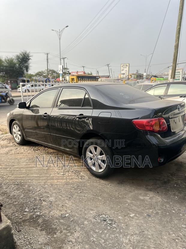 Toyota Corolla Altis 2014 Black
