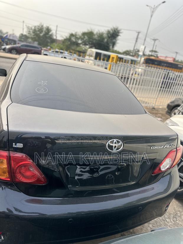 Toyota Corolla Altis 2014 Black